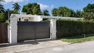 Aquarius Studio – Gated entrance
